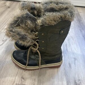 Sorel Green tofino Winter Rain Boots Waterproof Insulated size 6 like new